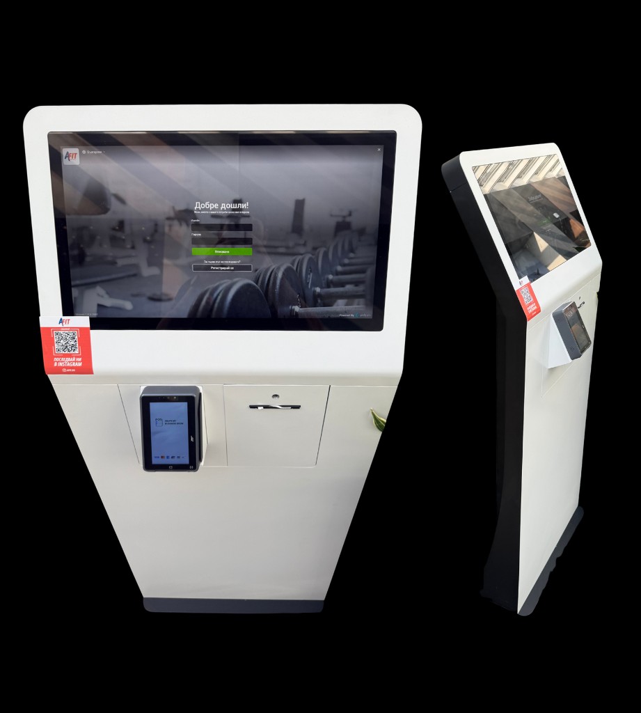 Kiosk samoobsługowy GymRealm z ekranem dotykowym i terminalem płatniczym